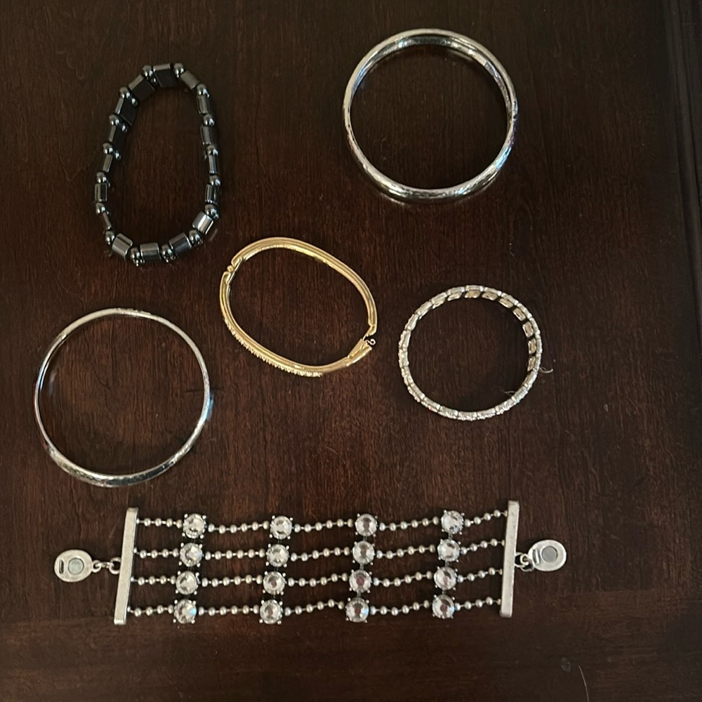 Six assorted ladies bracelets.